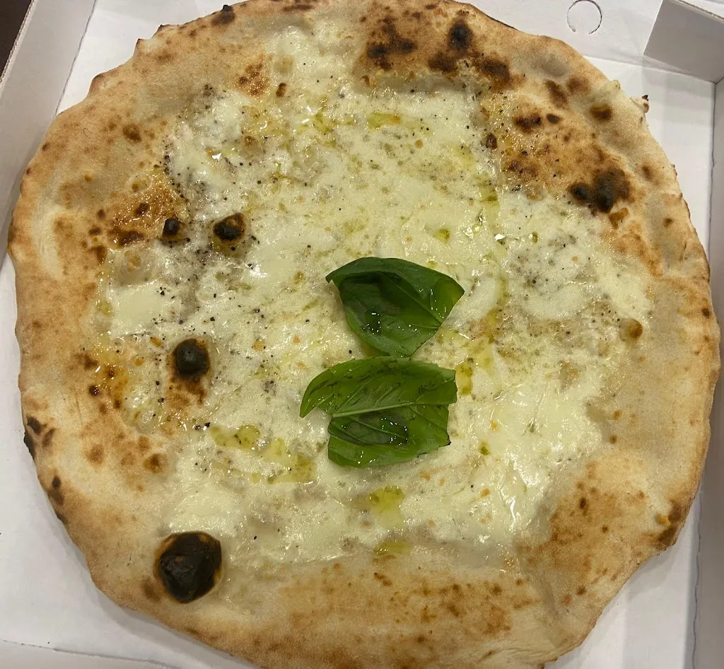 House Pizza_Scampia_slider_image_1