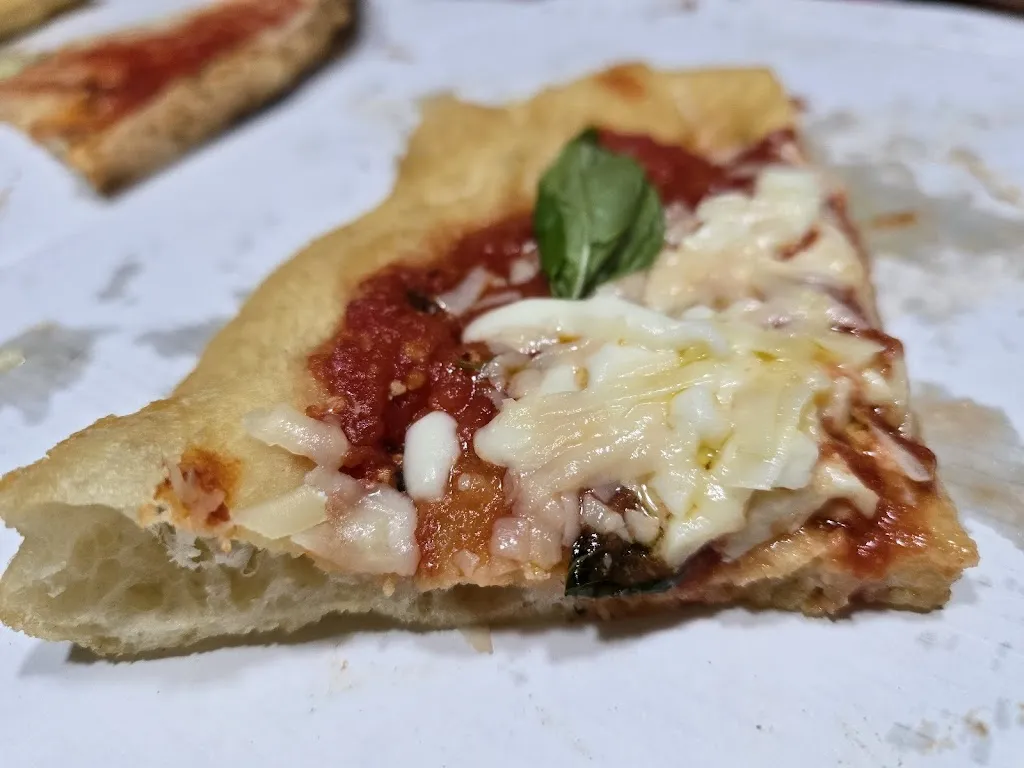 House Pizza_Scampia_slider_image_2