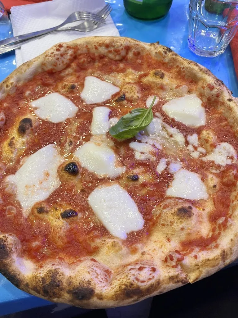 Mare Luna Pizzeria...trattoria. restaurant in Scampia