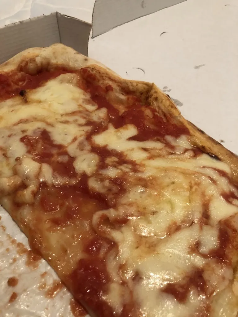 Francesca cuozzo_Pizzeria Primavera 1964_Scampia_review