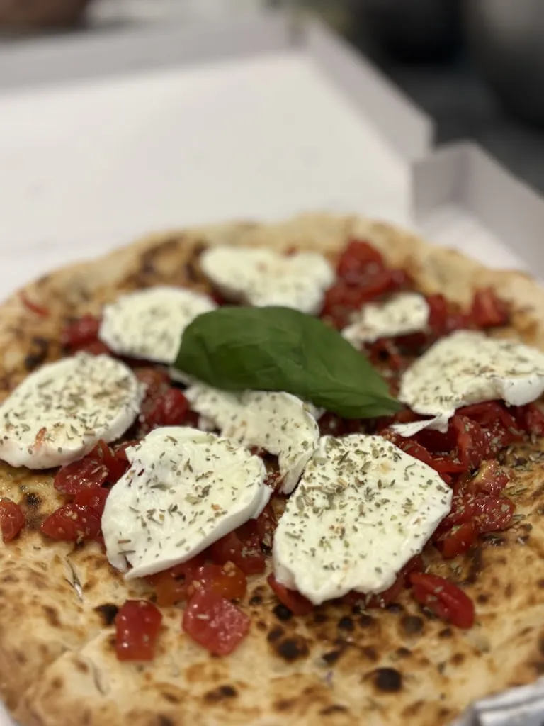 Pizzeria Primavera 1964_Scampia_slider_image_2