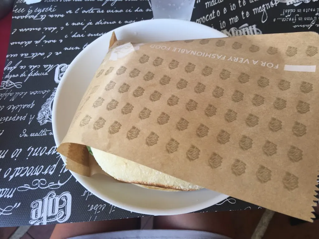 Valeria Tufariello_Agorà_Scario_review