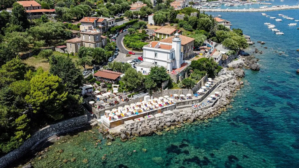 CUBO beach bar restaurant in Scario