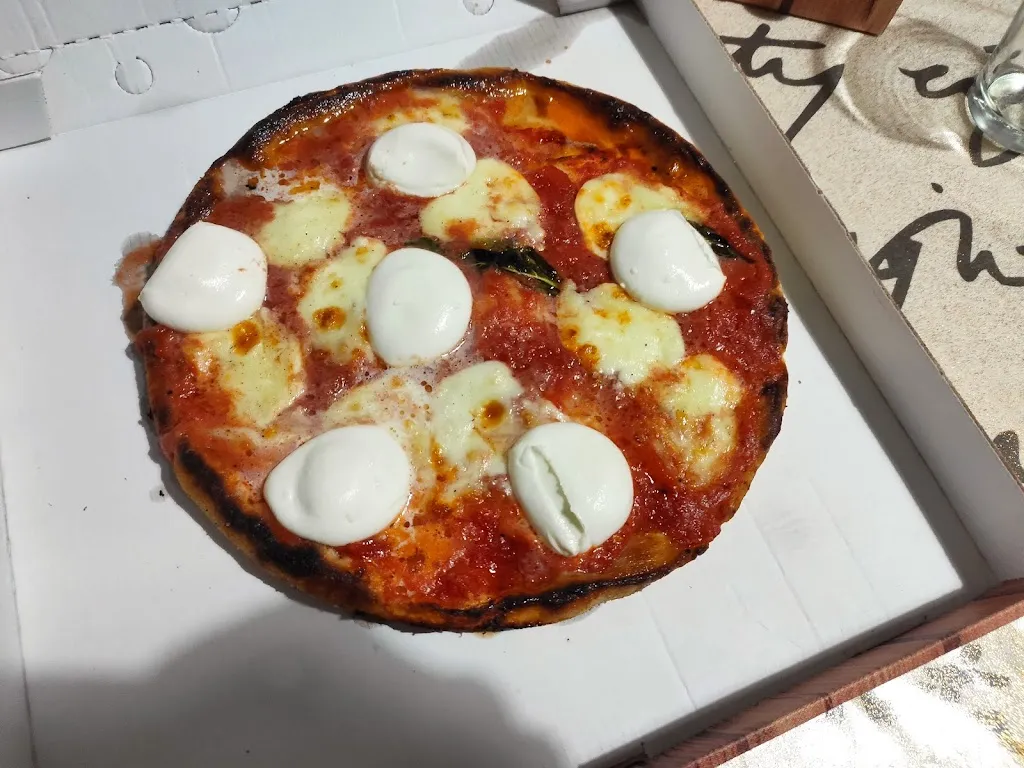 Vincenzo Paolone_ANTICA PIZZERIA SUPPELLA DI MAIORANO MARIANNA_Secondigliano_review