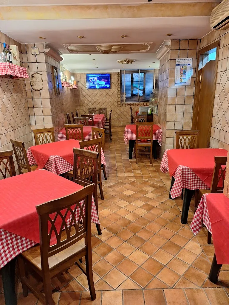 ANTICA PIZZERIA SUPPELLA DI MAIORANO MARIANNA restaurant in Secondigliano