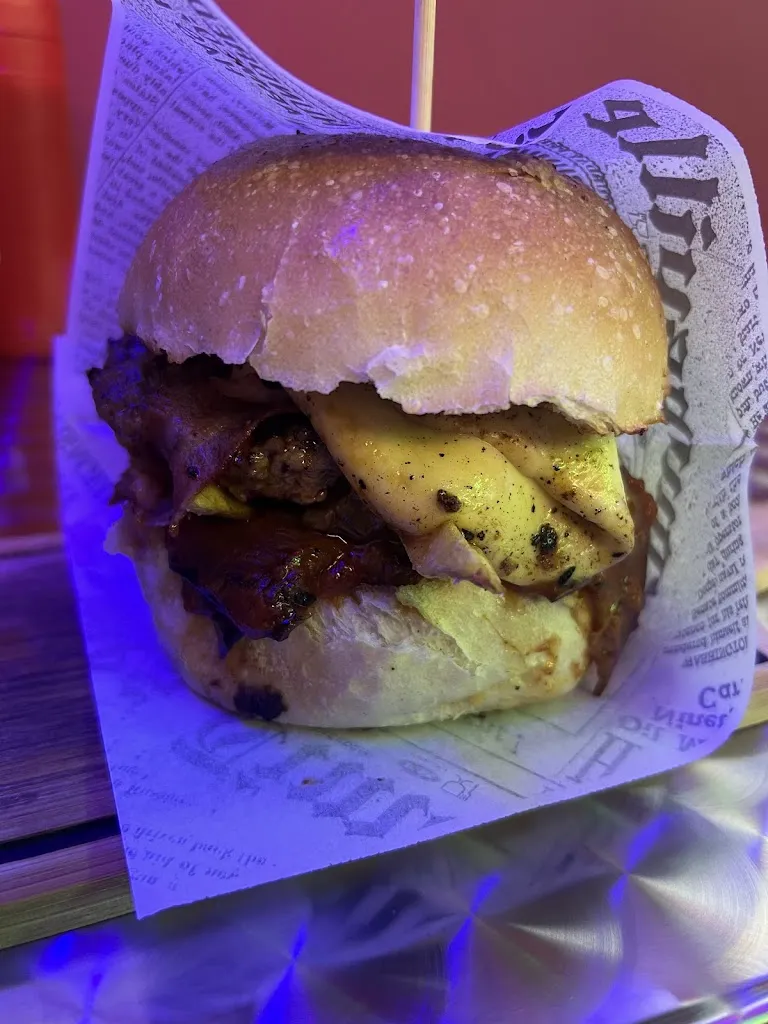 antonio_Monaco Diner Hamburgeria_Secondigliano_review