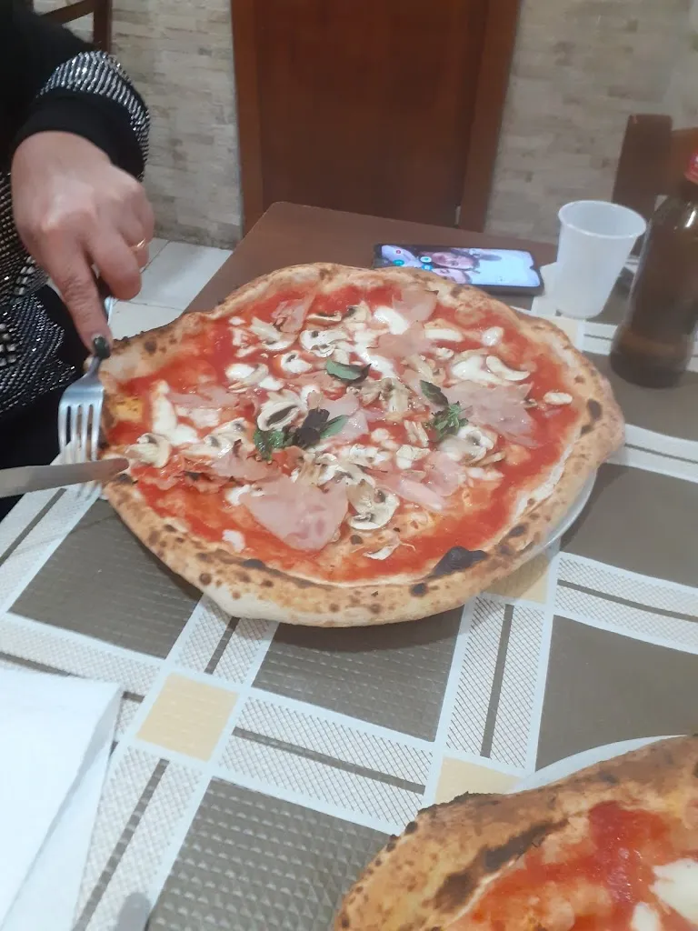 Menu_Pizzeria Da Sergio....paninoteca...._Secondigliano_image_1