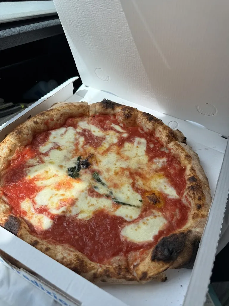 Aran A_Donna Luisella Take Away_Secondigliano_review