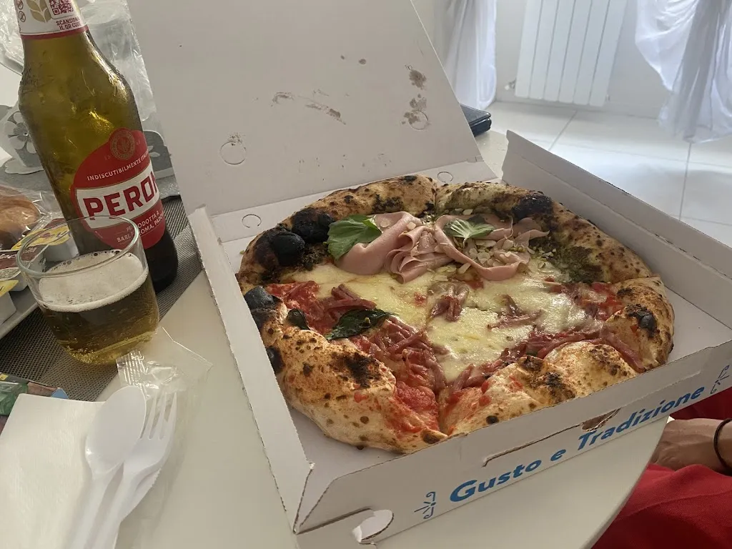 wenchi yang_Donna Luisella Take Away_Secondigliano_review