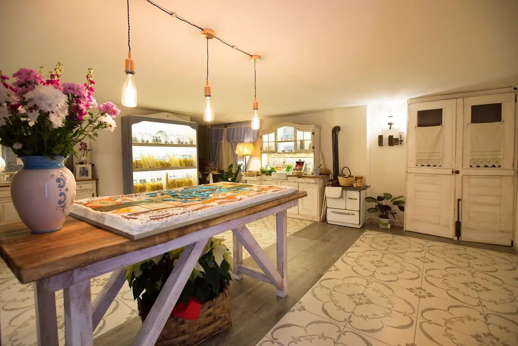 Donna Luisella Take Away restaurant in Secondigliano