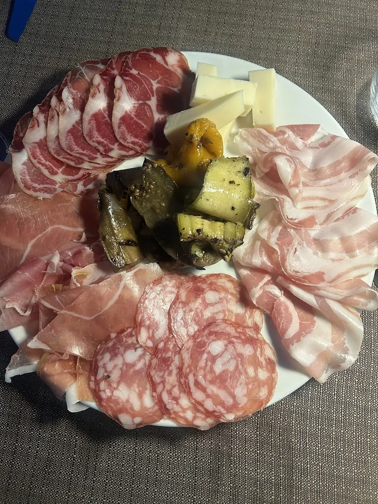 Victoria Scott_A’Trabulera_Serrara Fontana_review