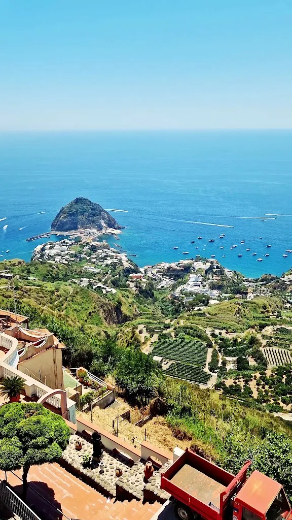 Kristian Haughom_Serrara Fontana - Ristorante Bar La Floreana_Serrara Fontana_review