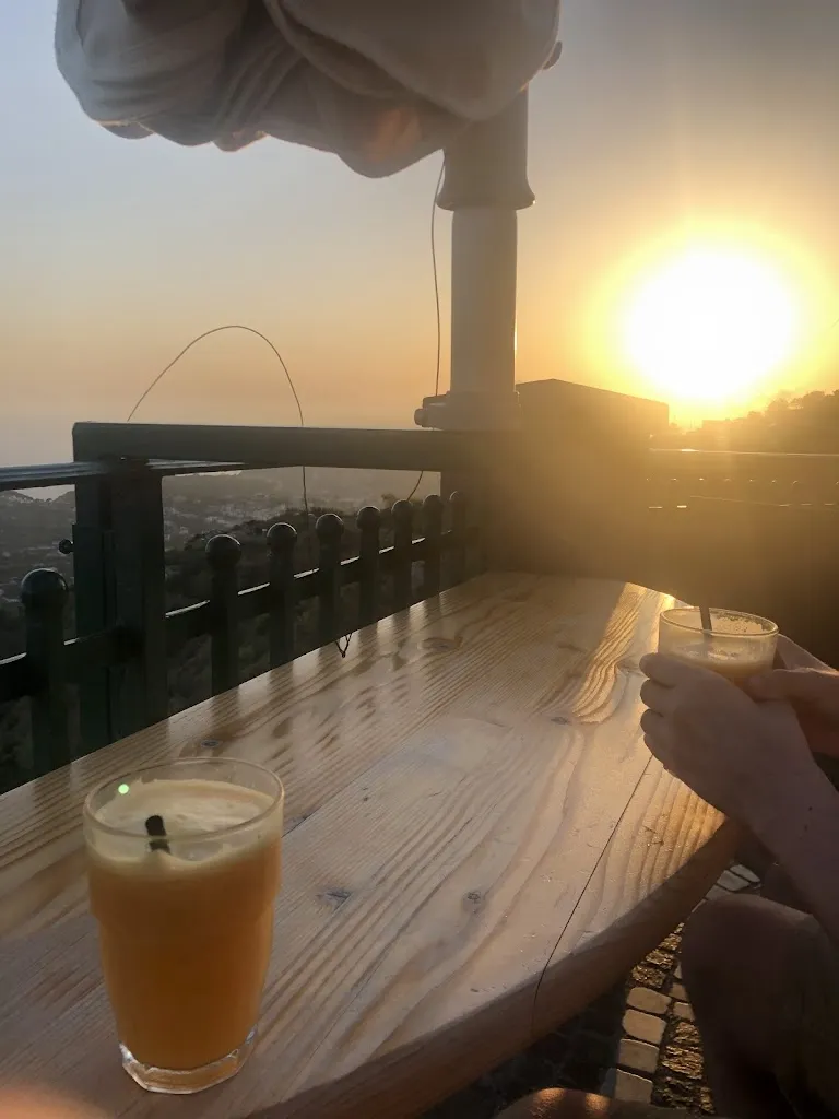 Carina Pissarra_Serrara Fontana - Ristorante Bar La Floreana_Serrara Fontana_review