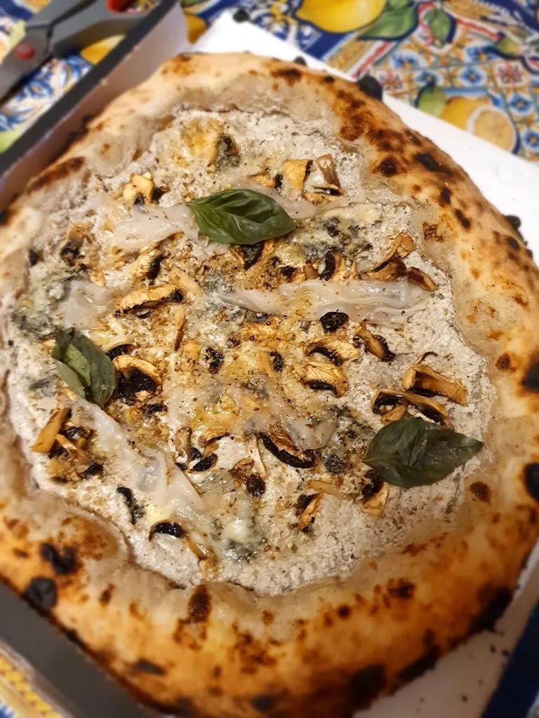 Angelo_Savoia Pizzeria Napoletana_Montesilvano Marina_review