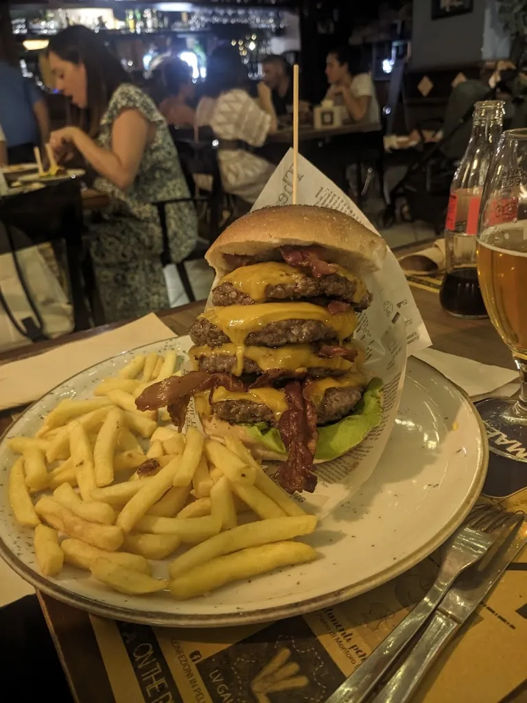 Antonio Leo_On The Run American Bar Pub Solofra_Solofra_review