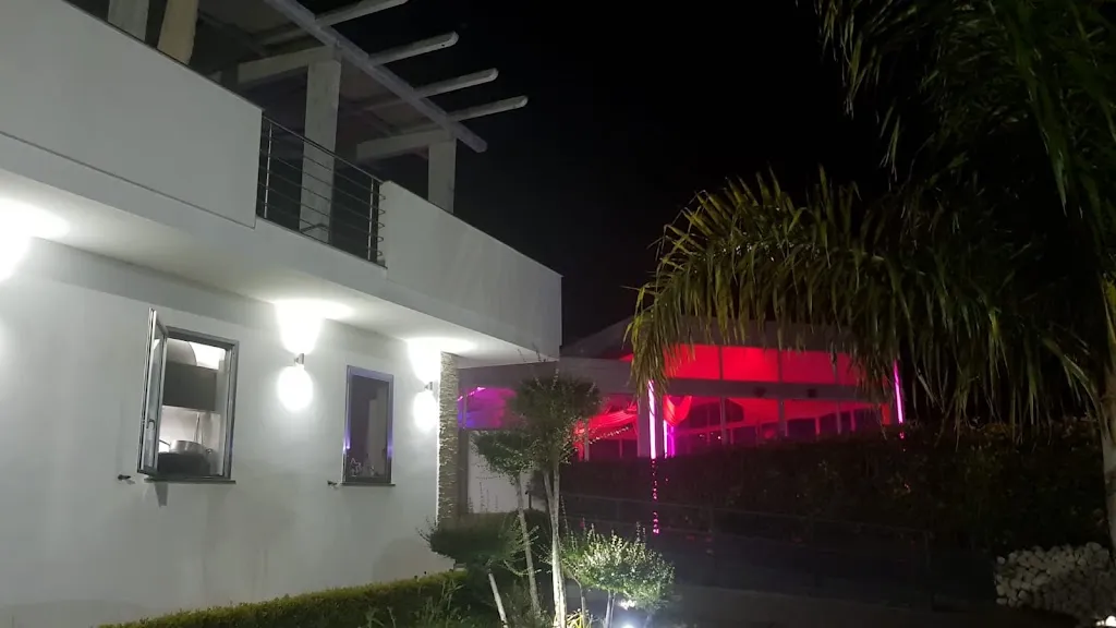 Giuliana Guida_Blue Eyes Hall_Starza Vecchia_review