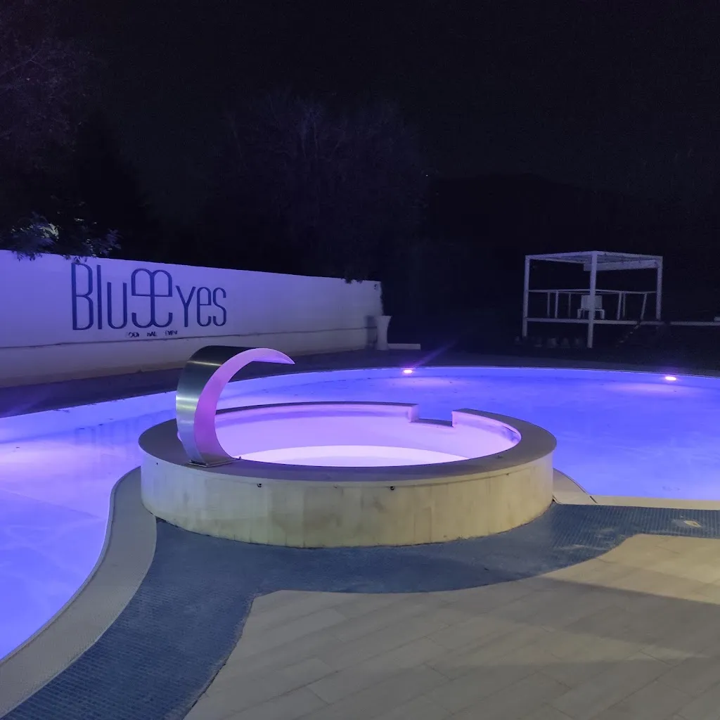 Blue Eyes Hall_Starza Vecchia_slider_image_3