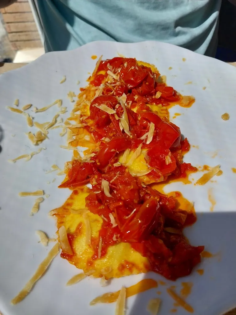 Lihi Gal_La Lanterna_Somma Vesuviana_review