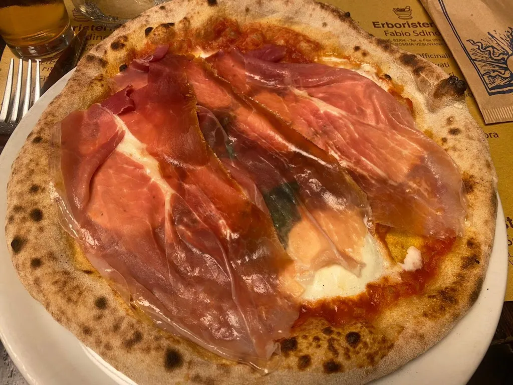 Hungry people_Somma Vesuviana_slider_image_3