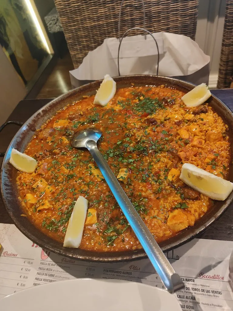 Lorena Futia_Madrid Capital_Somma Vesuviana_recensione