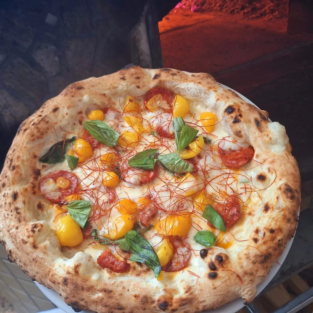 A Cantenell Ro Caricchiell pizzeria_Somma Vesuviana_slider_image_2