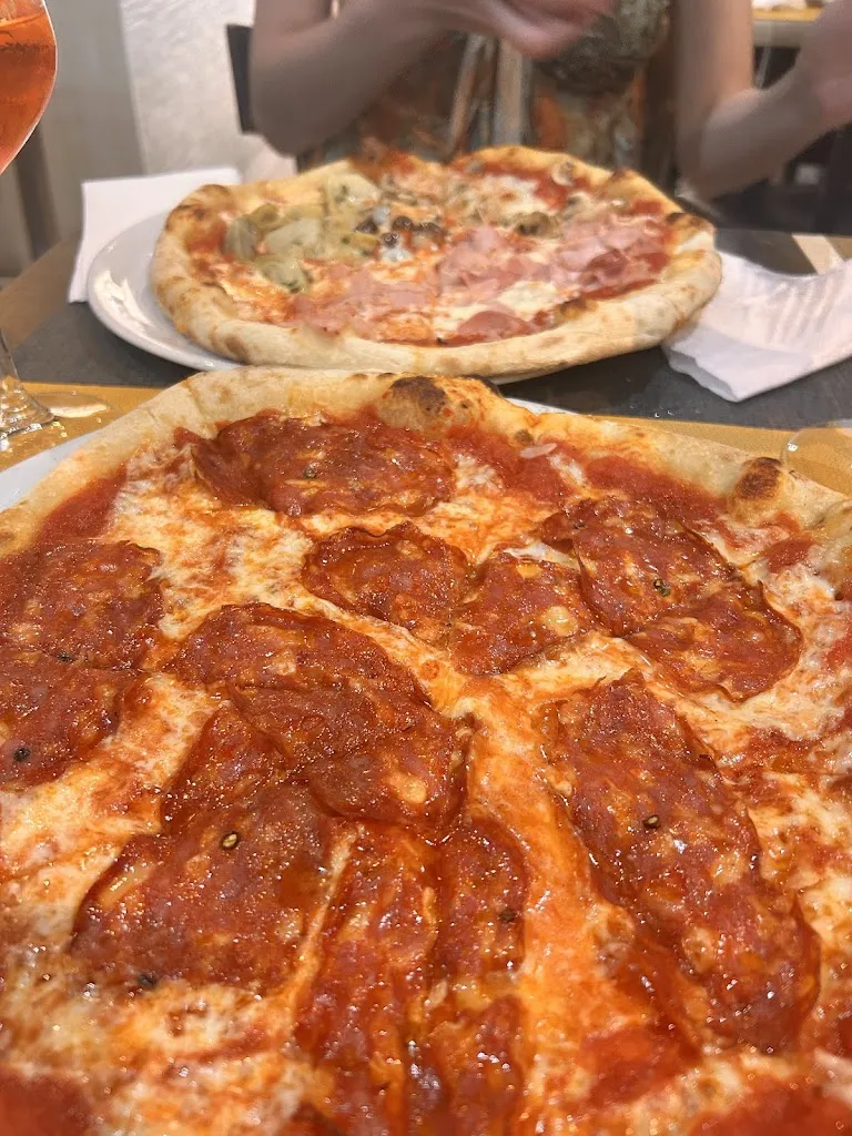 Aldane Thomas_Stella Pizzeria Ristorante Bar_Stella_review