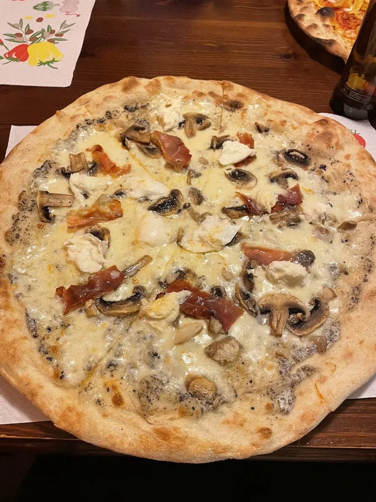 Pizzerie Amarcord_Teggiano-Macchiaroli_slider_image_2