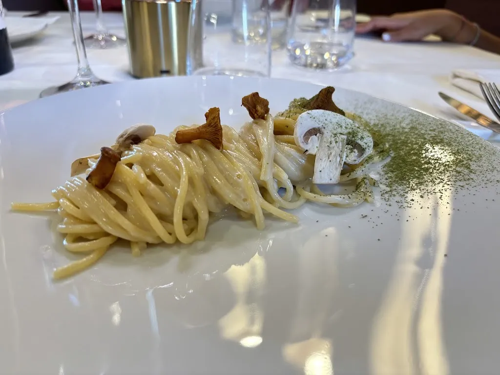 Sella Bistrot_Taurasi_slider_image_3