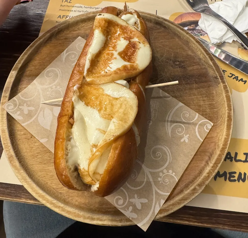 r c_Taz Birreria Hamburgeria_Montesilvano Marina_review