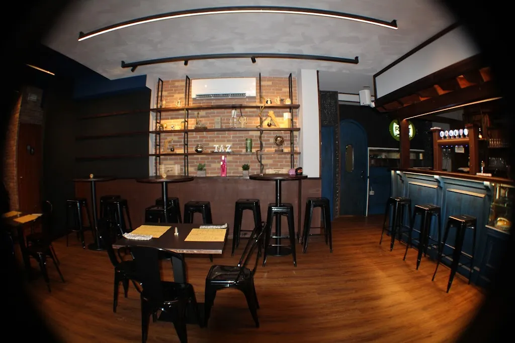 Taz Birreria Hamburgeria_Montesilvano Marina_slider_image_1