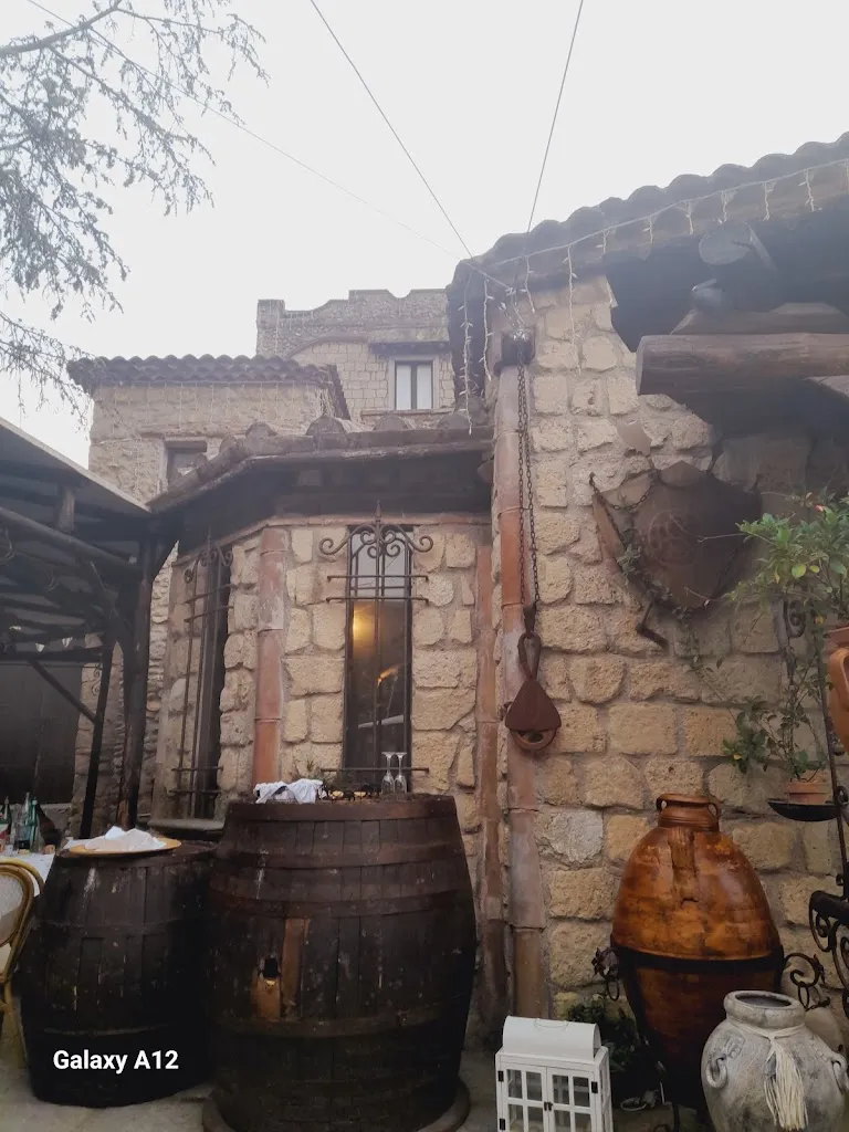 Debora Beato_Antico Casale Smiraglia_Torre Caracciolo_recensione