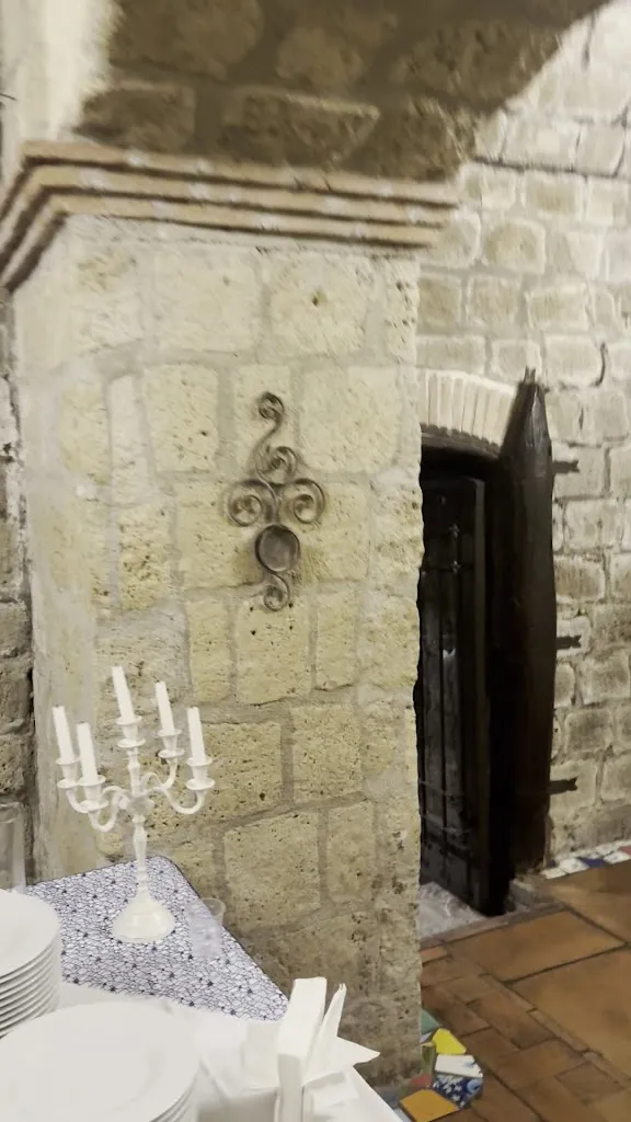 Antico Casale Smiraglia_Torre Caracciolo_slider_image_2