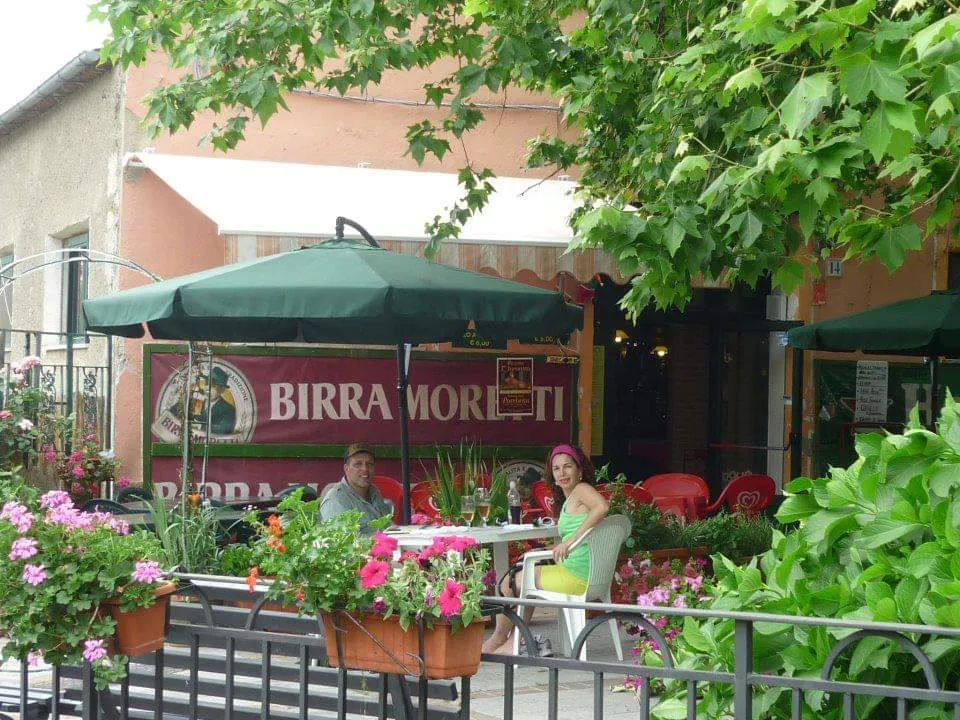 Pizzeria L'incontro. Trattoria_Torraca_slider_image_1