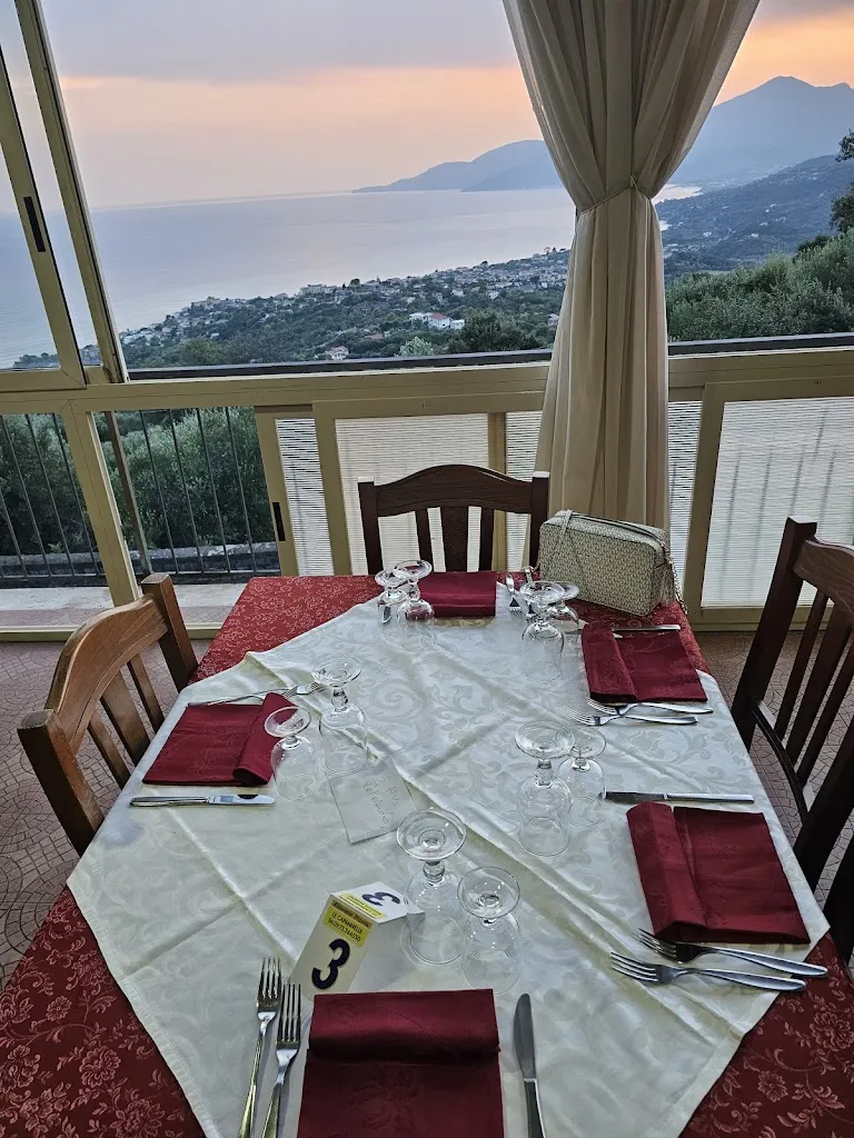 Le Capannelle restaurant in Torraca