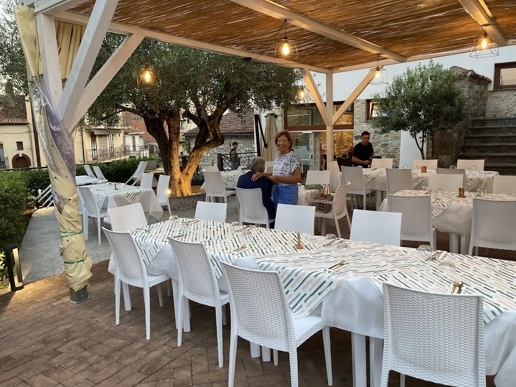 MoMò restaurant in Torre Orsaia
