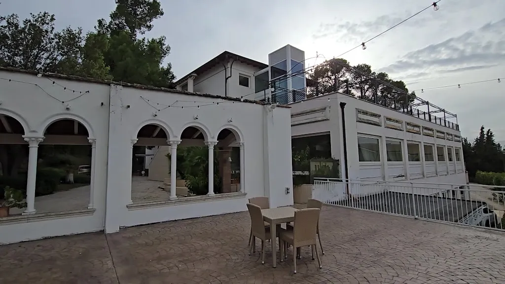 Villa Alessandra SAS di Riccardo De Melis & C._Alanno_slider_image_2