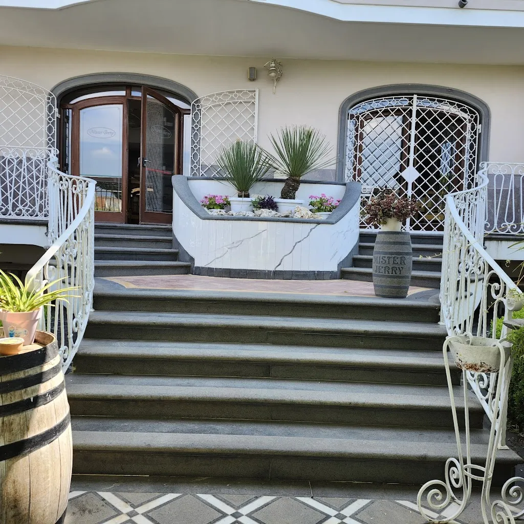 XOXO “XoxoGGQueen69” GGQueen_Mister Jerry Auri Family Sas Di Auricchio Alfonso & C._Terzigno_review