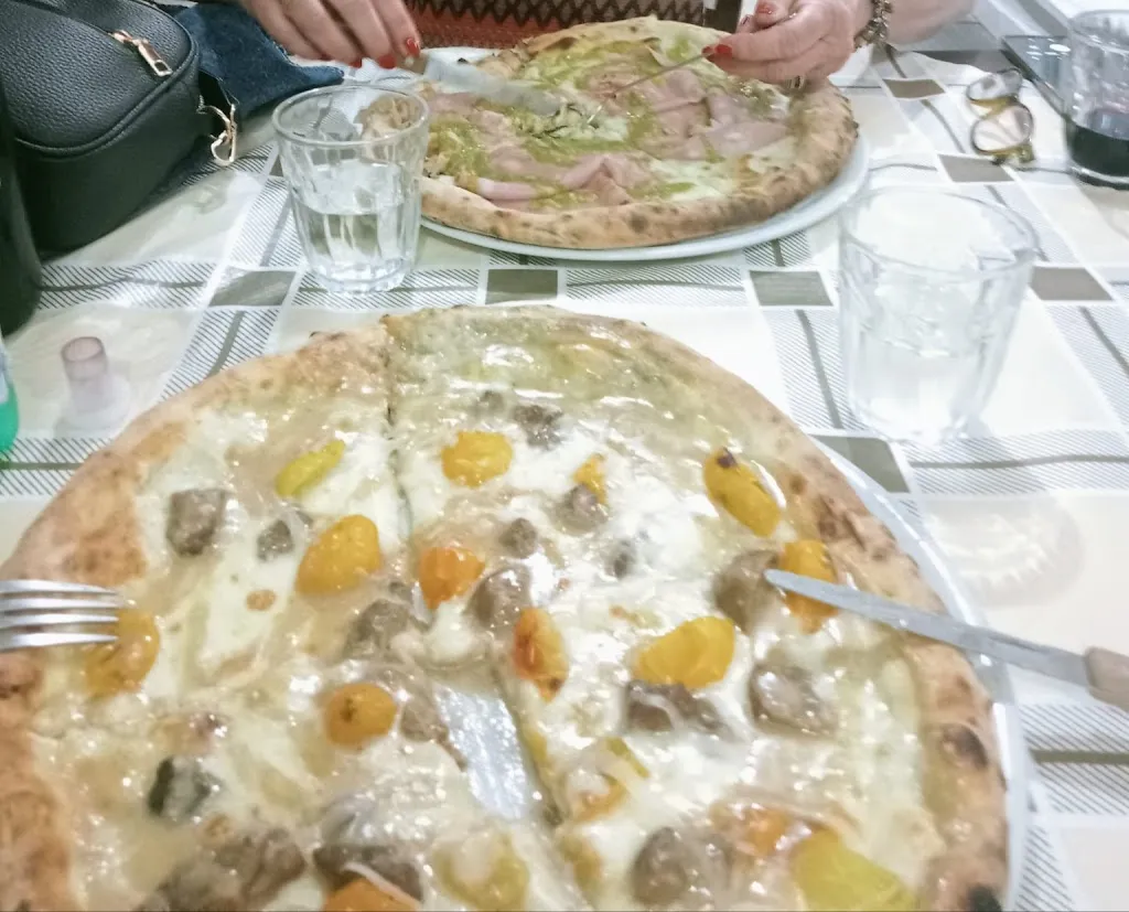 Irma Geleijns_Pizzeria O'Tenore_Terzigno_review