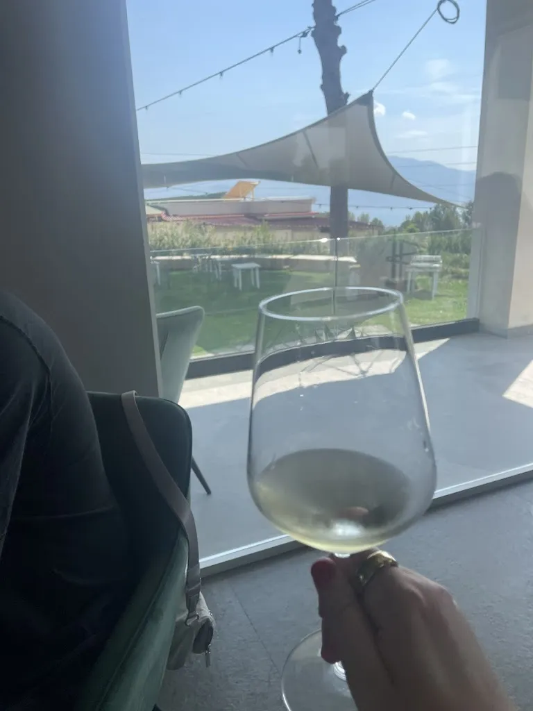 Kendall McKee_Vigna delle Rose_Trecase_review