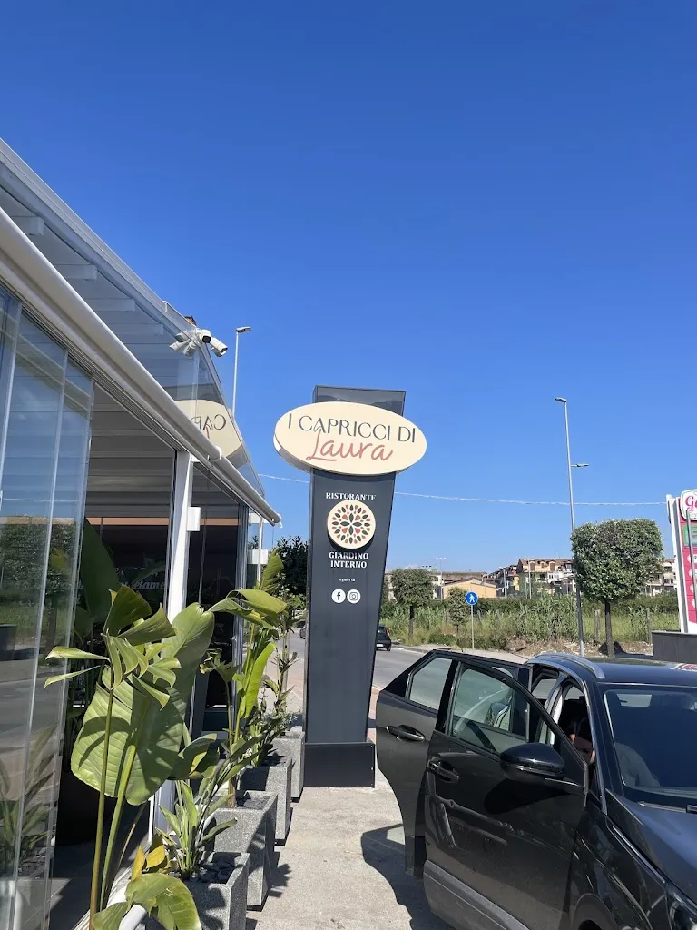 Maria Giovanna Tizzano_I capricci di Laura_Torretta-Scalzapecora_review