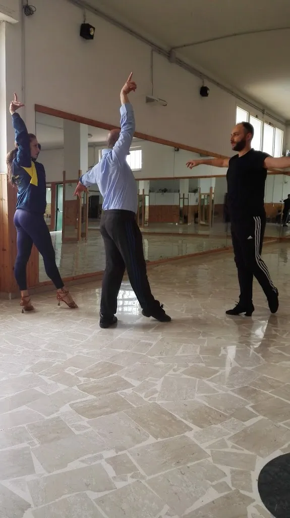 Pizzeria Frigitiria Tutta Natta Storia Di Spigonardo Vincenzo restaurant in Torretta-Scalzapecora