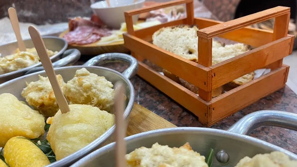 Pizzeria L'Oro di Napoli_Torretta-Scalzapecora_slider_image_3