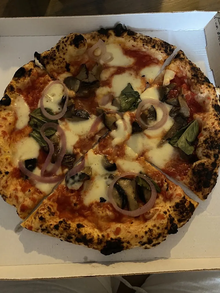 Heather Birch_La Rosa Pizza e Cucina_Trentola-Ducenta_review