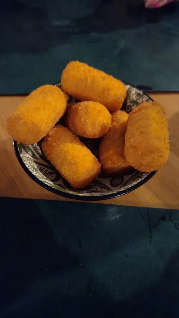 Fra Mox_Charle's_Trentola-Ducenta_review