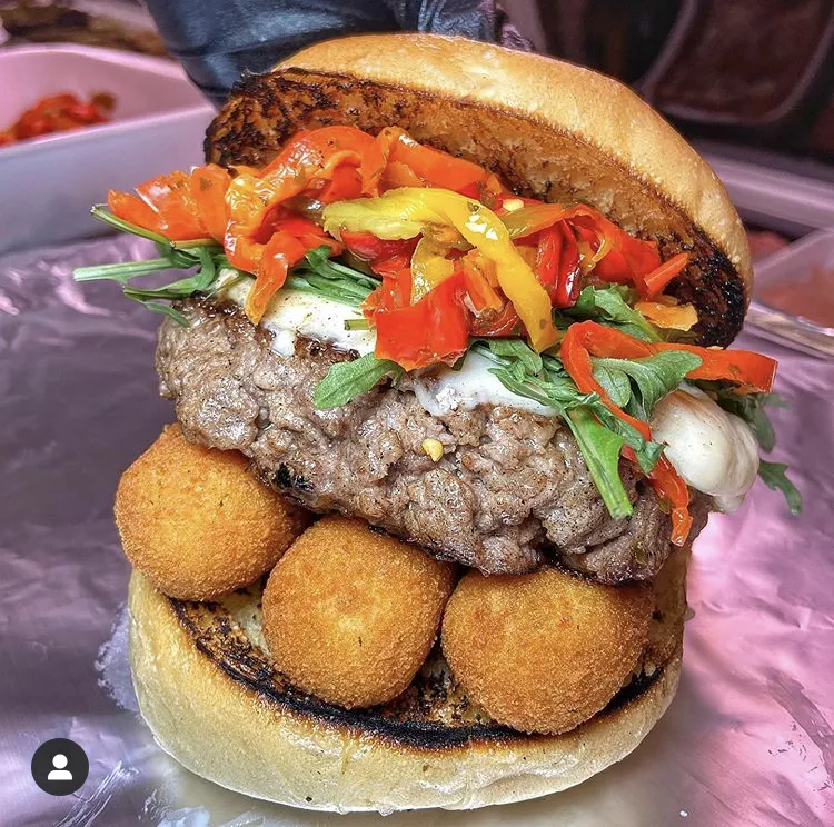 Charle's_Trentola-Ducenta_slider_image_2