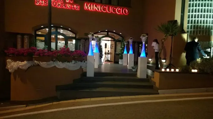 Ristorante Minicuccio con Hotel_Vallesaccarda_slider_image_1