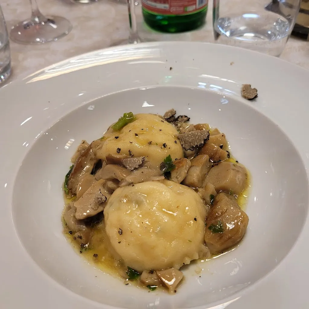 Ristorante @ Hotel Ristorante Minicuccio_Vallesaccarda_slider_image_2