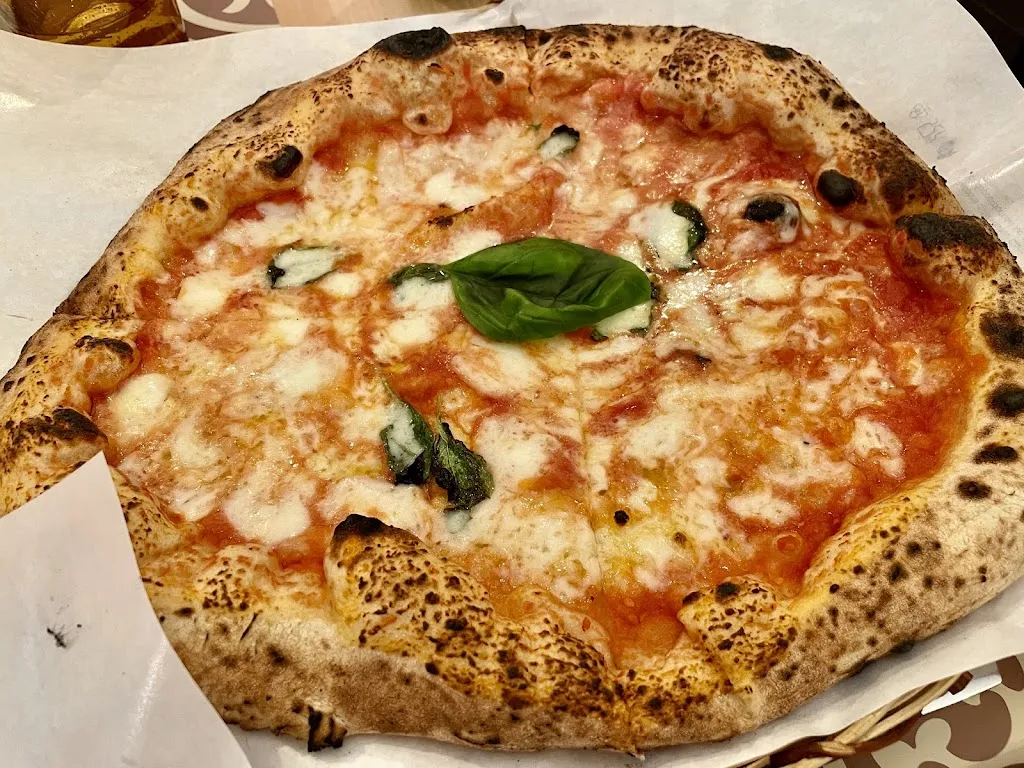 Karis Chang-Foreverfit_Divina Vietri Pizzeria Marinara_Vietri sul Mare_review