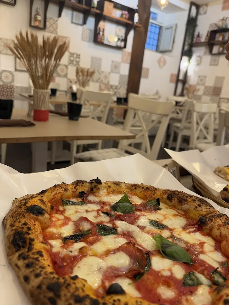 Kostas Saridis_Divina Vietri Pizzeria Marinara_Vietri sul Mare_review