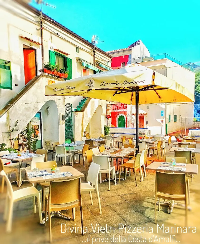 Divina Vietri Pizzeria Marinara restaurant in Vietri sul Mare